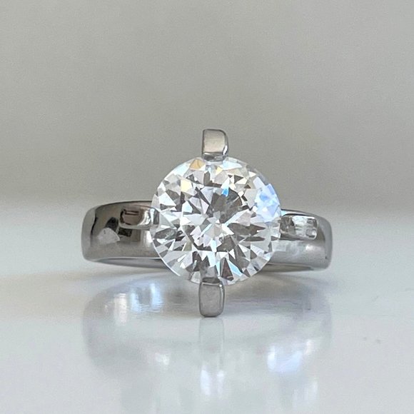 Vintage Jewelry - Vintage 925 Sterling Silver large round 2.5 carat solitaire CZ engagement ring
